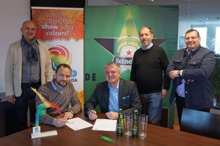 Vertragsunterzeichnung mit Premiumsponsor Heineken